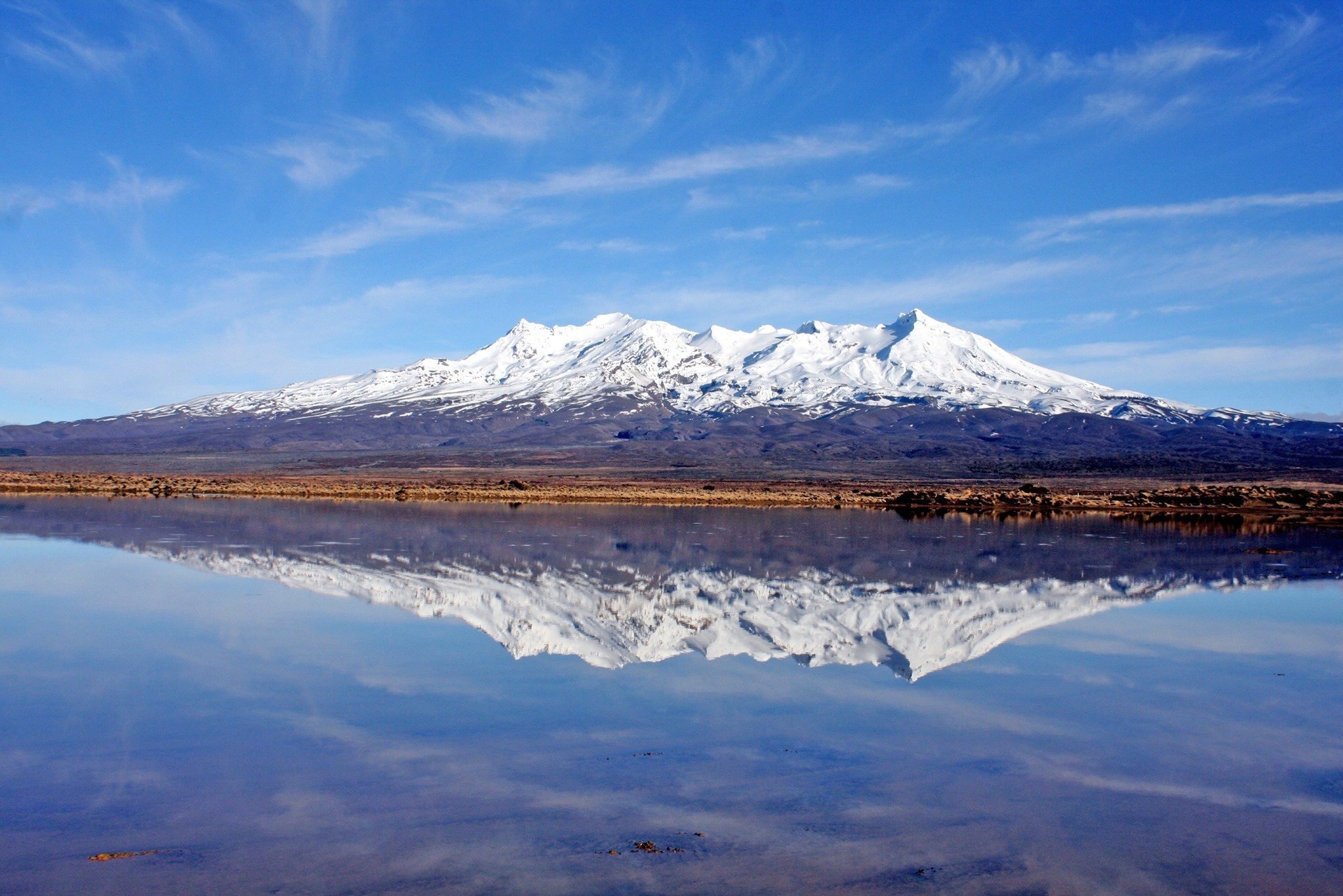 RuapehuLakeAfar